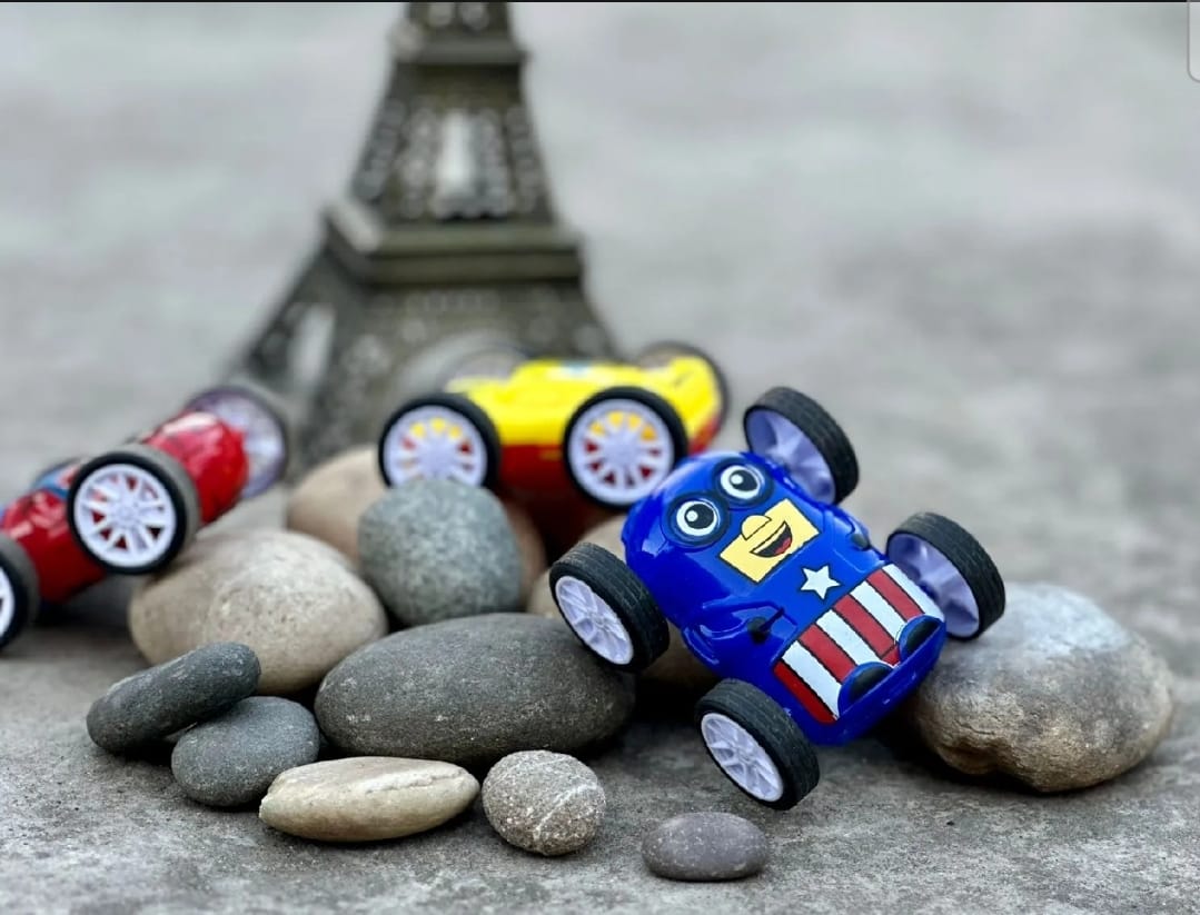 360° Double-Sided Stunt Flip Car Toy – Friction Powered Cartoon Car for Kids