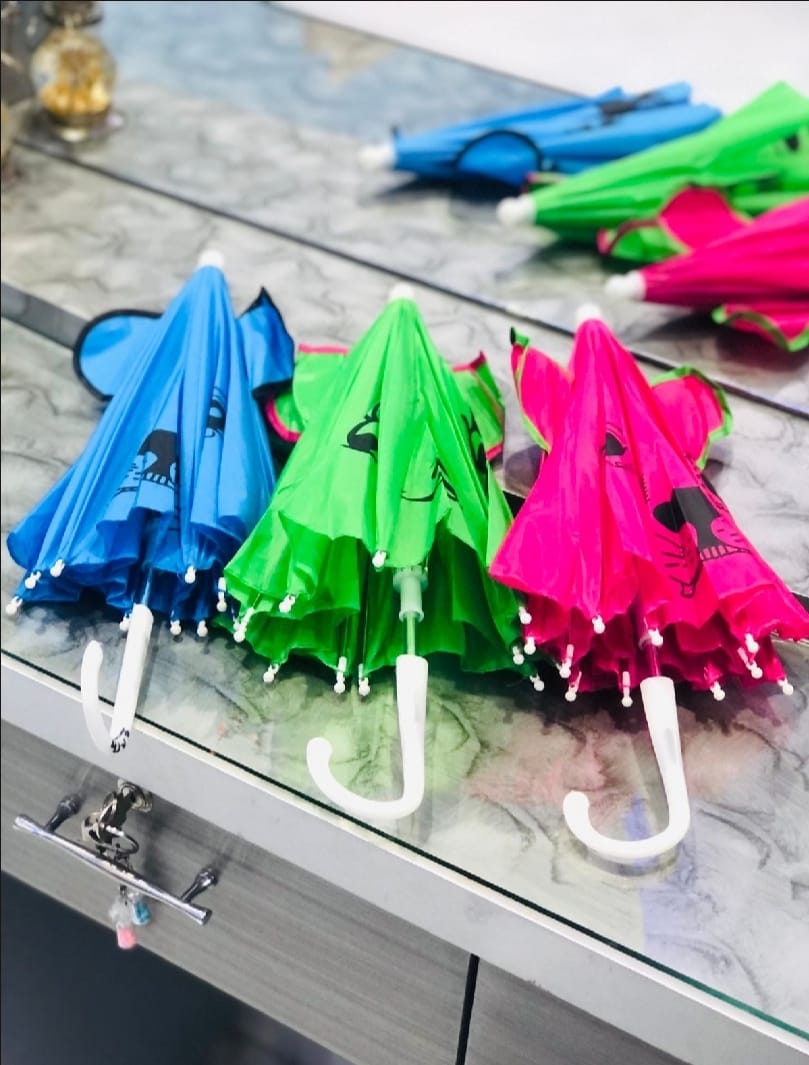 Small Kids Cartoon Umbrella – Multicolor Lightweight Rain Umbrella - Image 3